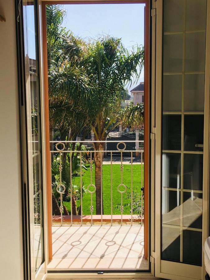 Casa Vacanze Isolotto Isola delle Femmine Luaran gambar